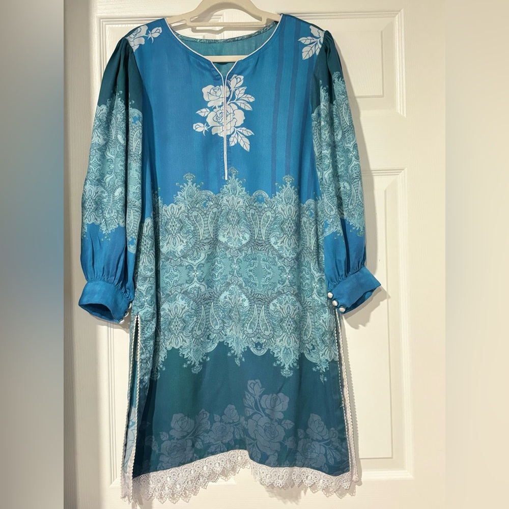 Pakistani shalwar kameez